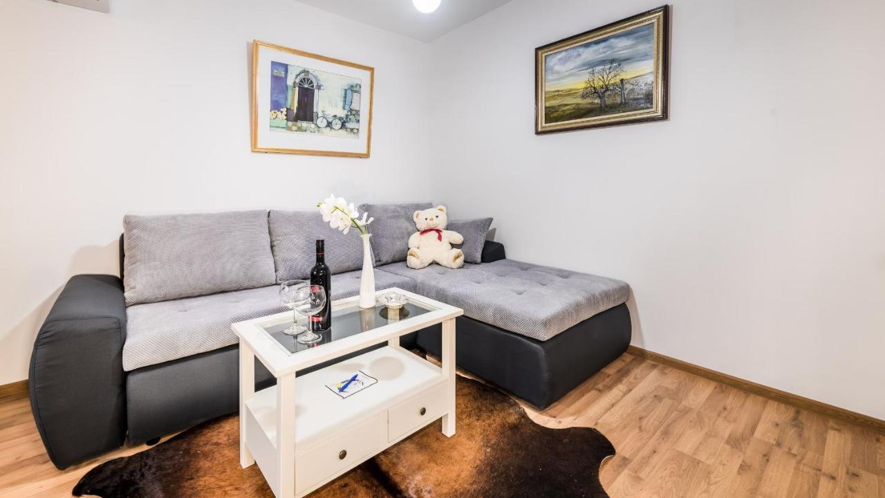 Apartment Krajinovic ซาเกร็บ ภายนอก รูปภาพ