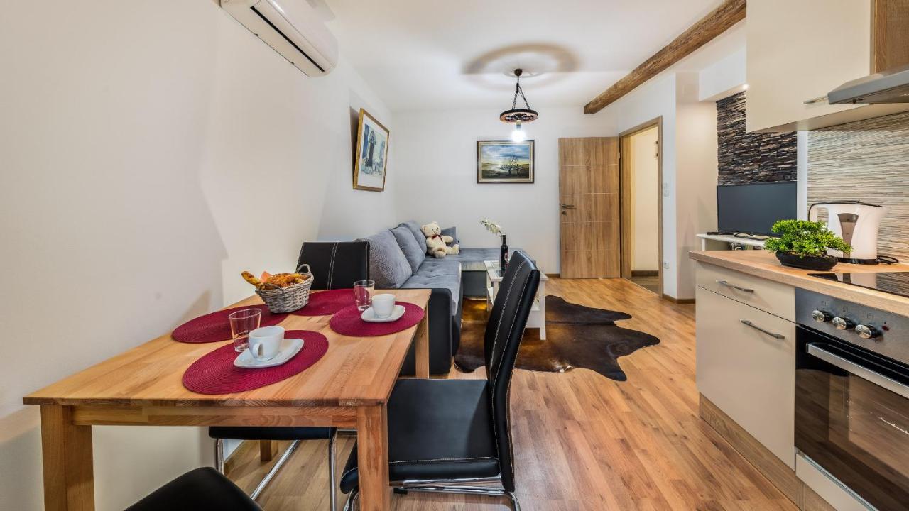 Apartment Krajinovic ซาเกร็บ ภายนอก รูปภาพ