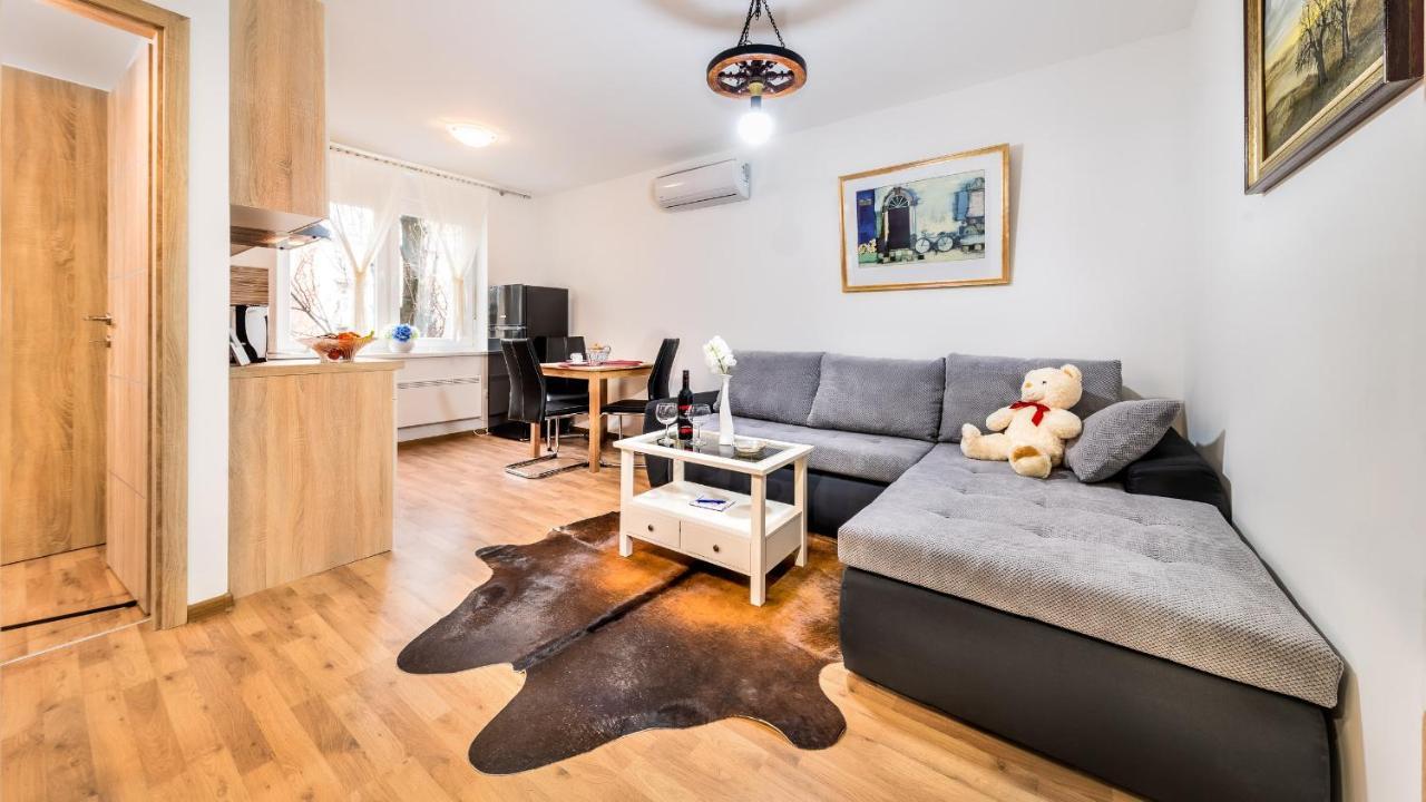 Apartment Krajinovic ซาเกร็บ ภายนอก รูปภาพ